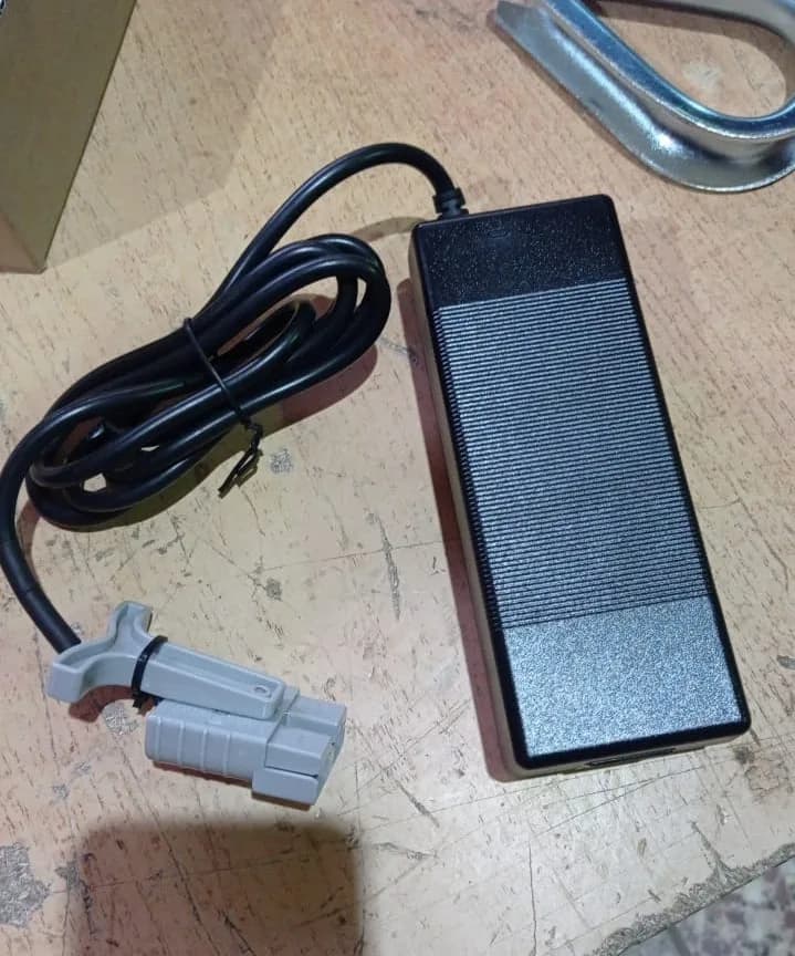 Зарядное устройство для тележек PPT15-2 24V/4А (Charger) — фото 2
