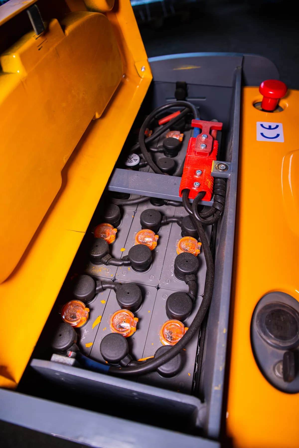 Тележка электрическая 2000 кг 1150 мм XILIN CBD20L с закрытой платформой 24/280 В/Ач — фото 7