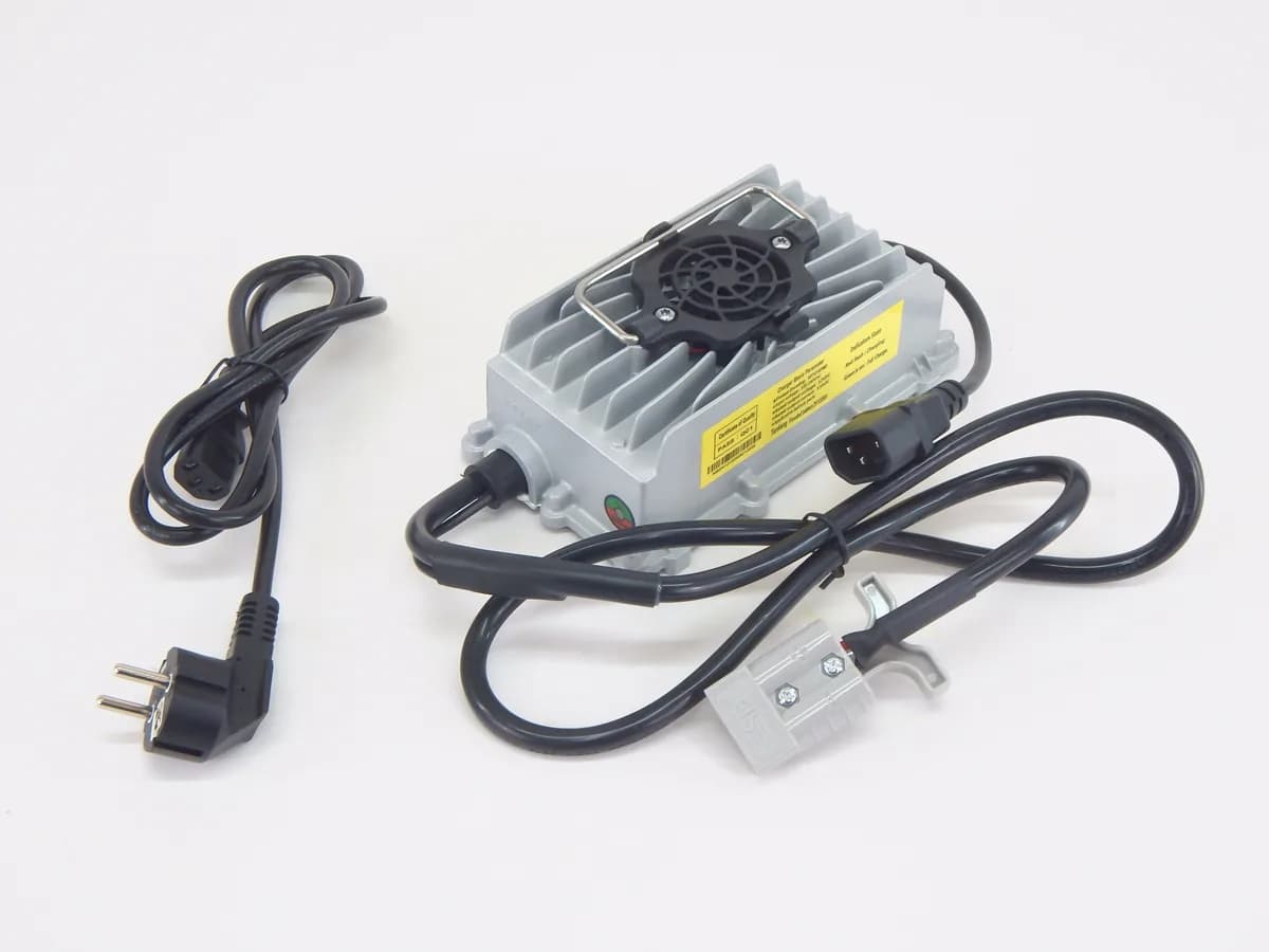 Зарядное устройство для штабелёров DYC/PEMS 12V/15A (Charger) — фото 2